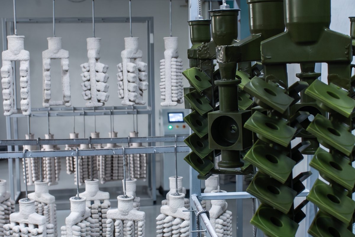 Ceramic shell coating stage, investment casting mould preparation