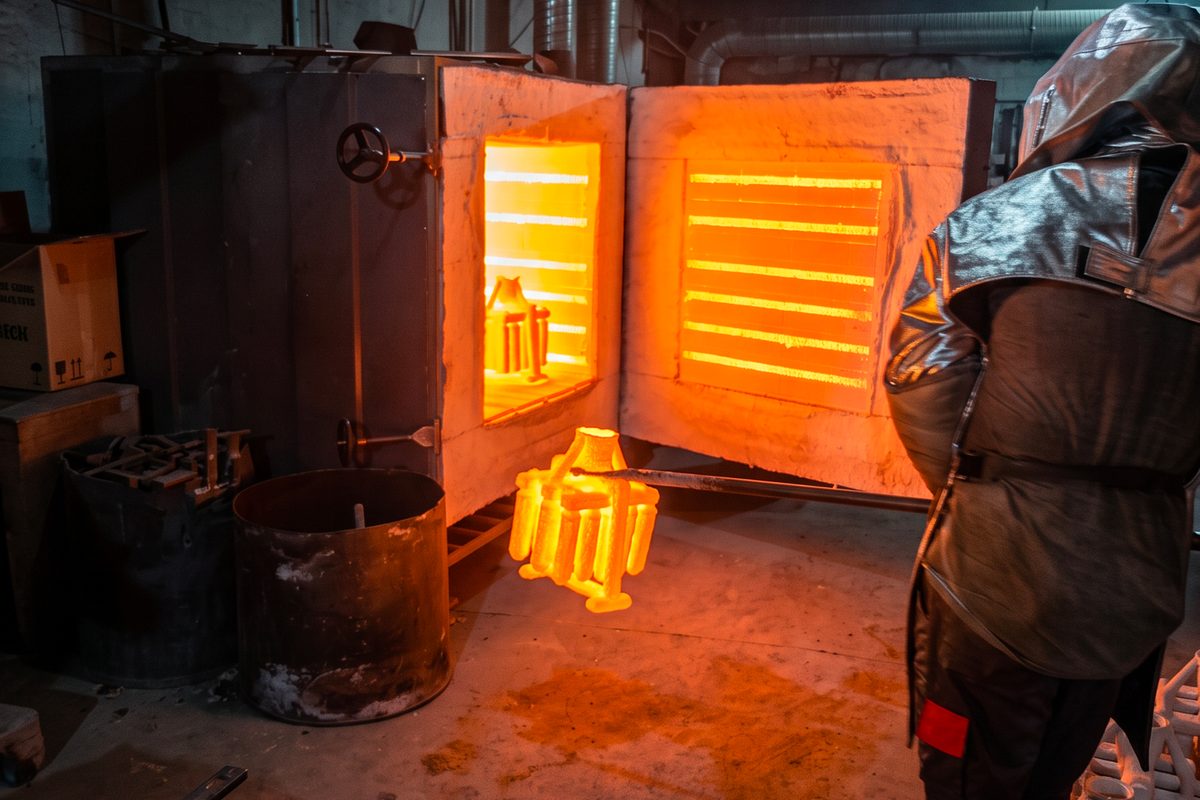 Ceramic mould being fired at high temperature, Gerra atelier